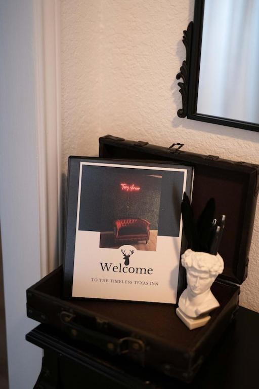 Timeless-Texas-Inn - Heated Pool Oasis & Lux Vibe 라운드 록 외부 사진