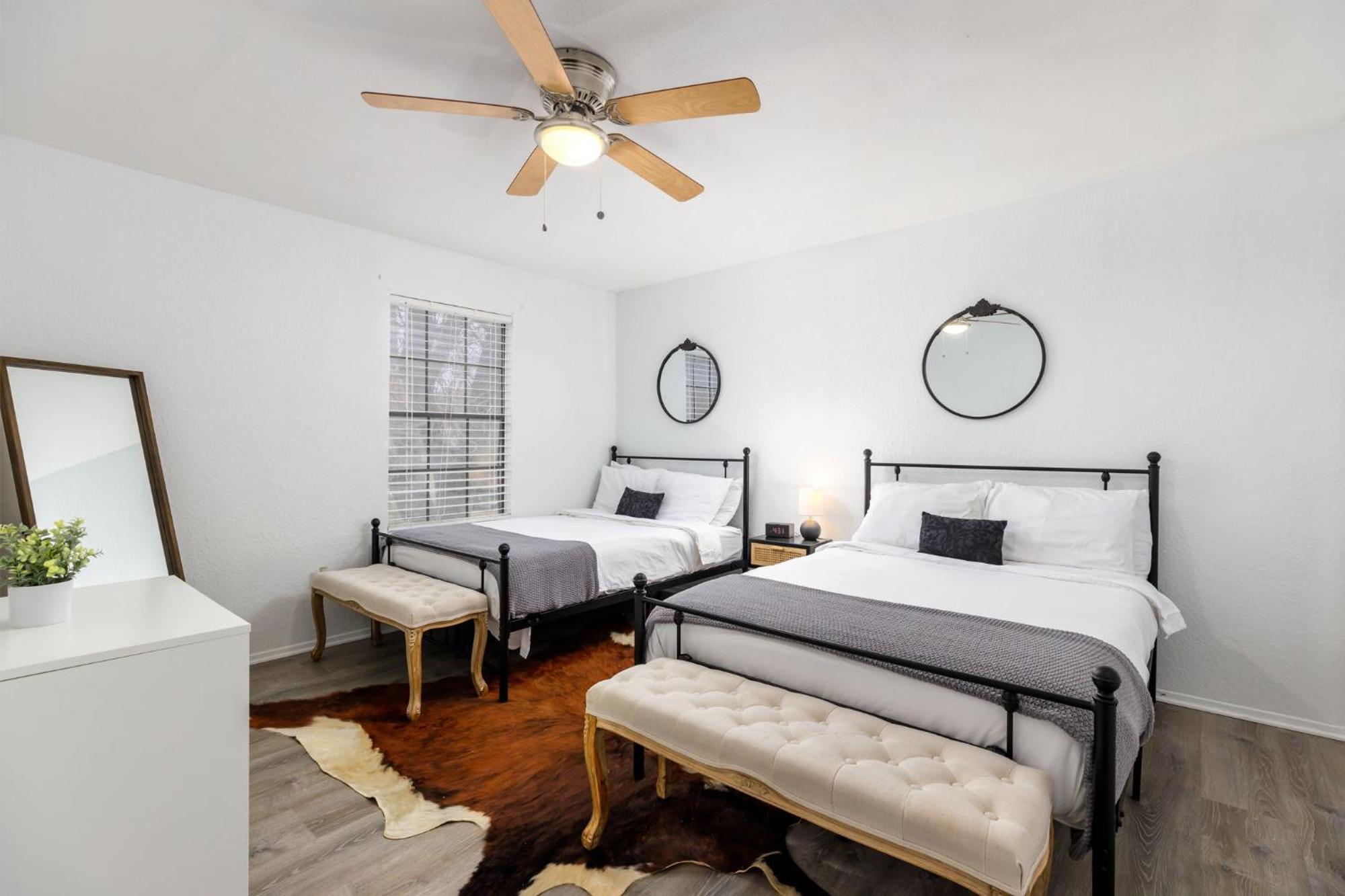 Timeless-Texas-Inn - Heated Pool Oasis & Lux Vibe 라운드 록 외부 사진
