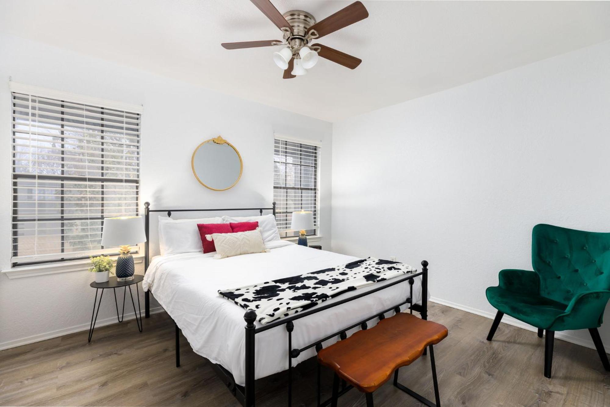 Timeless-Texas-Inn - Heated Pool Oasis & Lux Vibe 라운드 록 외부 사진