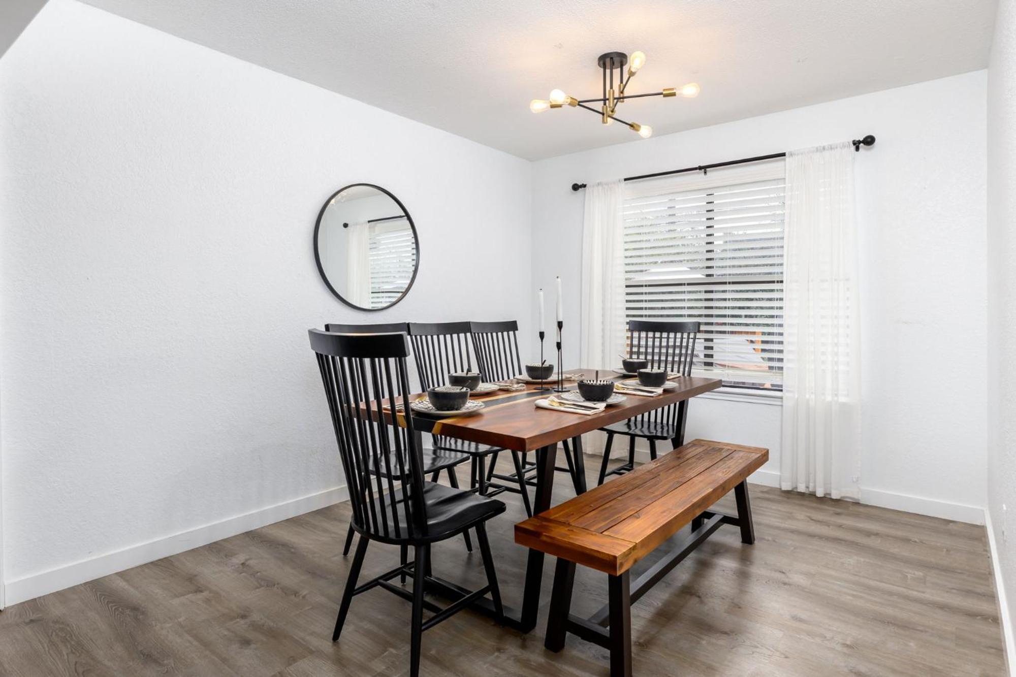 Timeless-Texas-Inn - Heated Pool Oasis & Lux Vibe 라운드 록 외부 사진