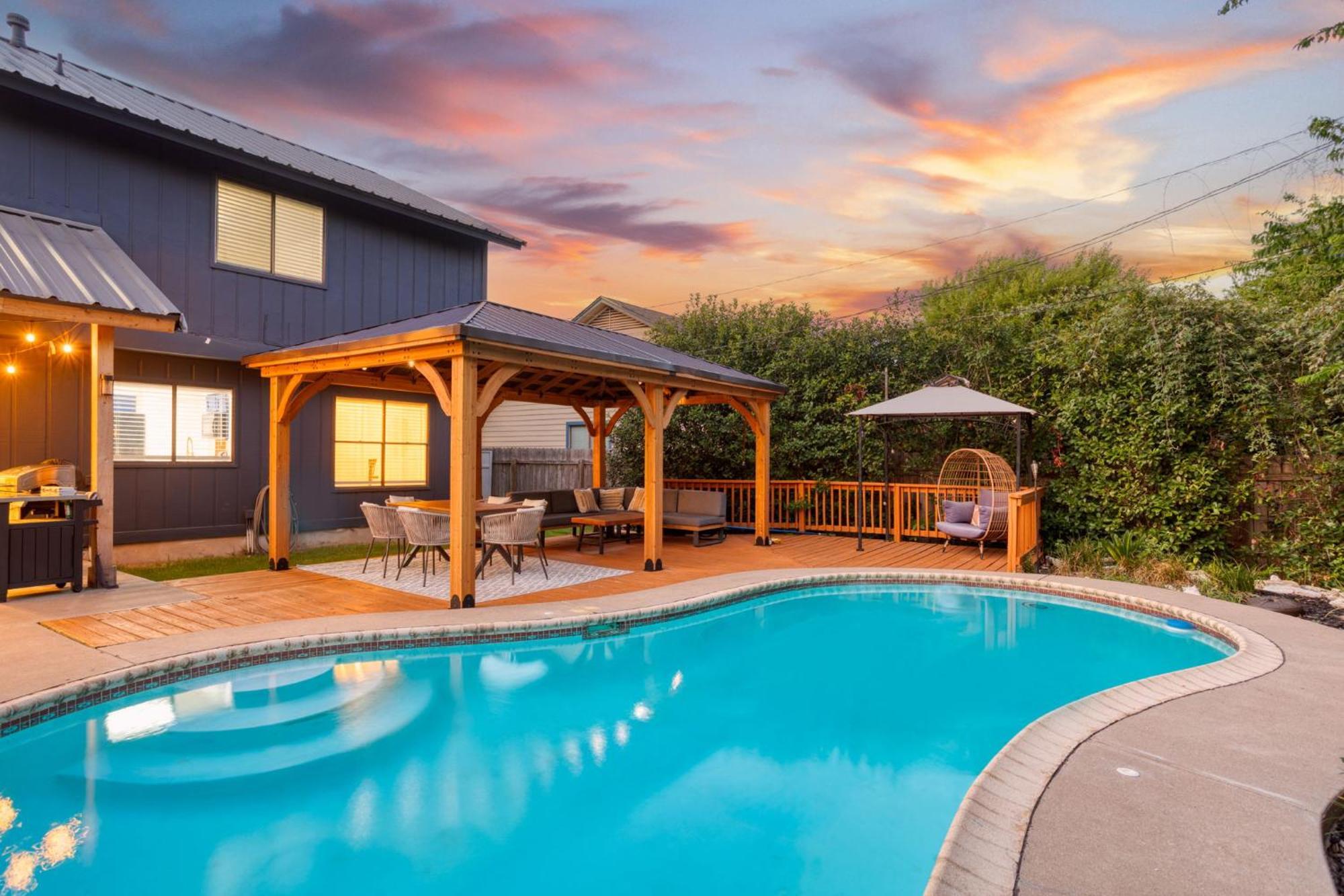Timeless-Texas-Inn - Heated Pool Oasis & Lux Vibe 라운드 록 외부 사진