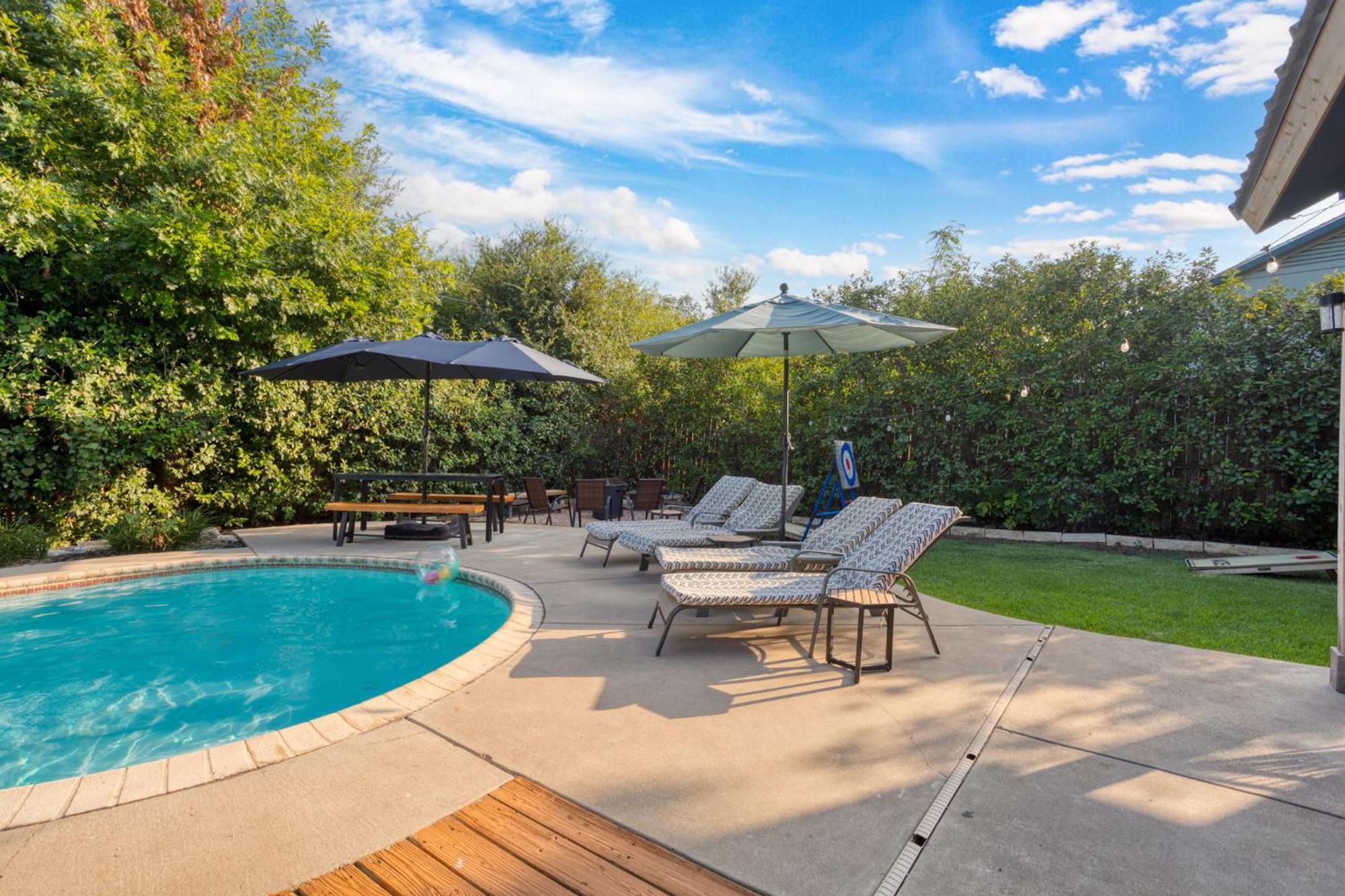 Timeless-Texas-Inn - Heated Pool Oasis & Lux Vibe 라운드 록 외부 사진